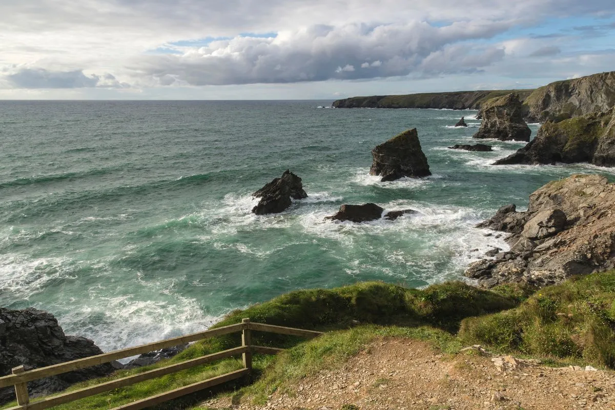 Bedruthan Steps bezoeken: het strand is nog altijd dicht