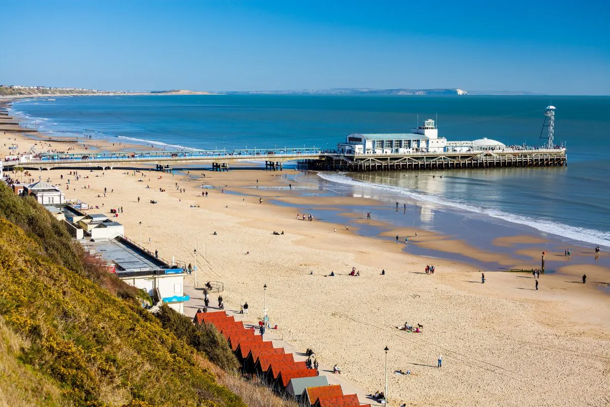 Bournemouth Pier en het strand