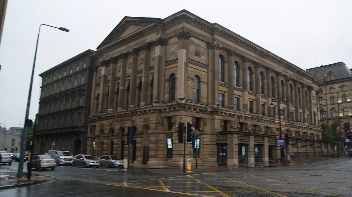 Het Alhambra Theatre en St George's Hall