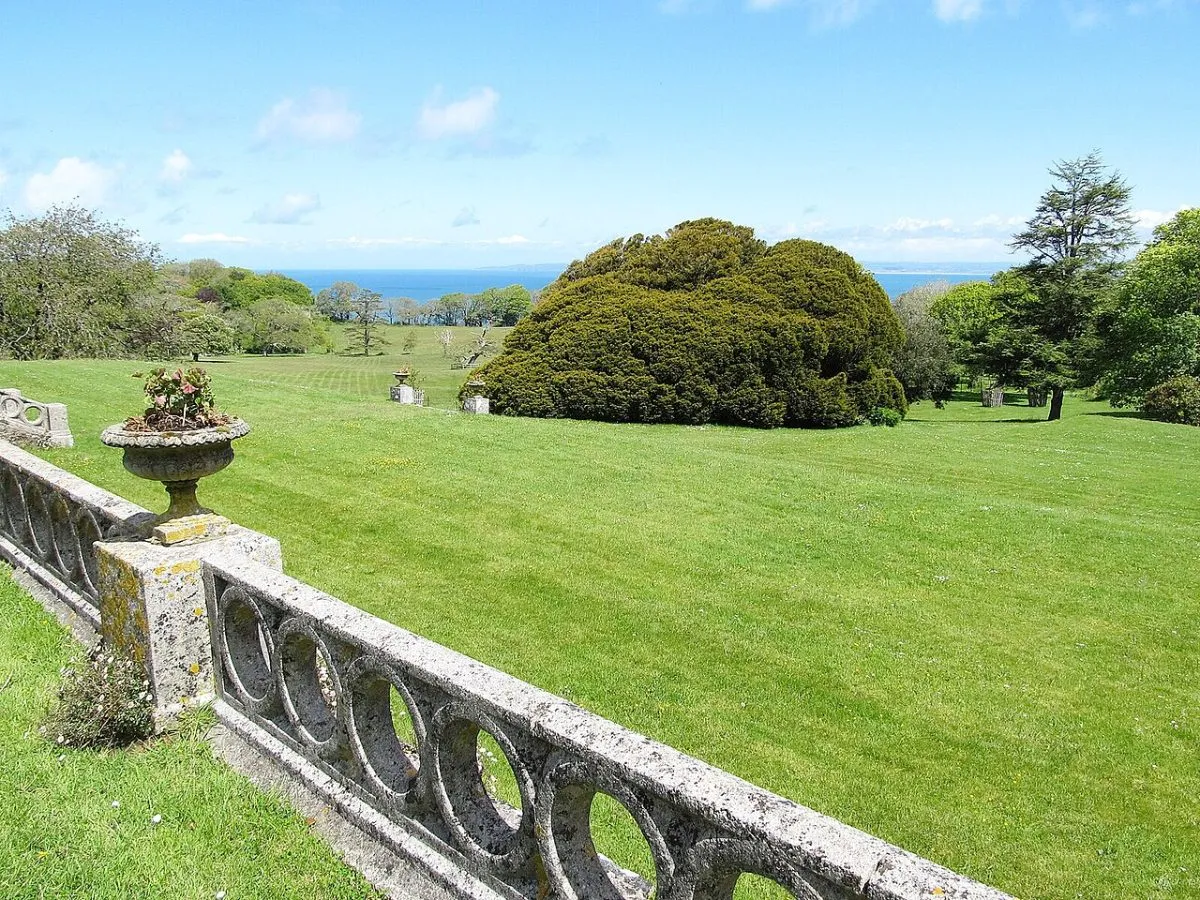 Clovelly Court Gardens