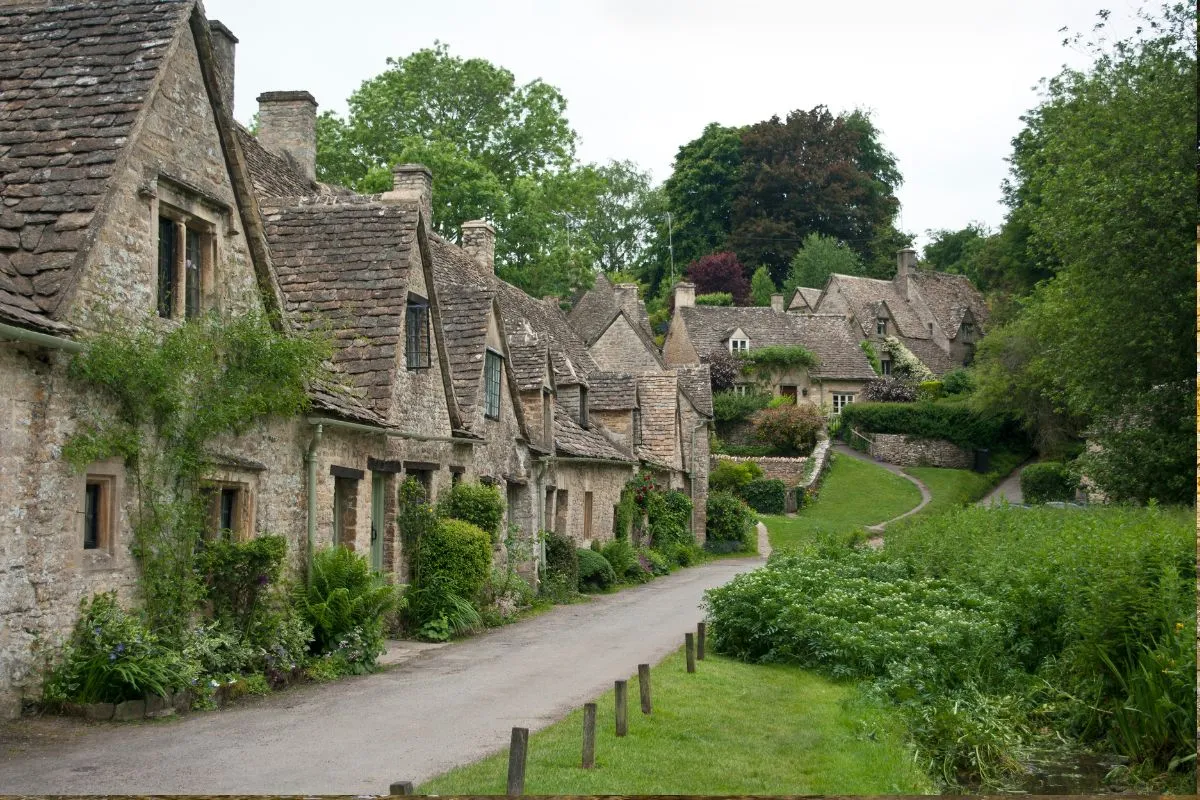 Arlington Row in Bibury, de rij zeventiende-eeuwse wevershuisjes.
