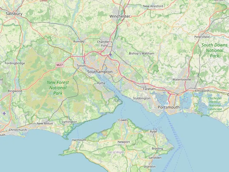 Kaart van Hampshire met de route van Winchester via Southampton en Lyndhurst in het New Forest naar Portsmouth, met de Isle of Wight aan de overkant van de Solent.
