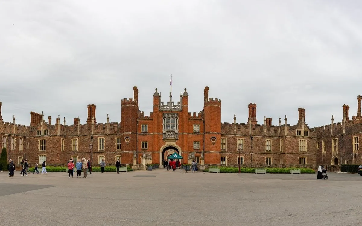 Hampton Court Palace bezoeken: doolhof, tuinen en prijzen