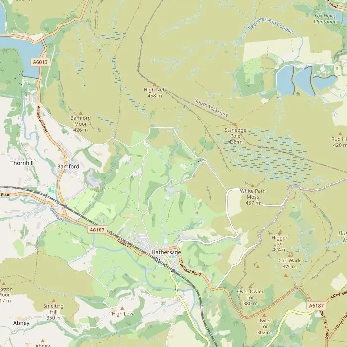 Kaart van Hathersage met de kerk en het openluchtbad