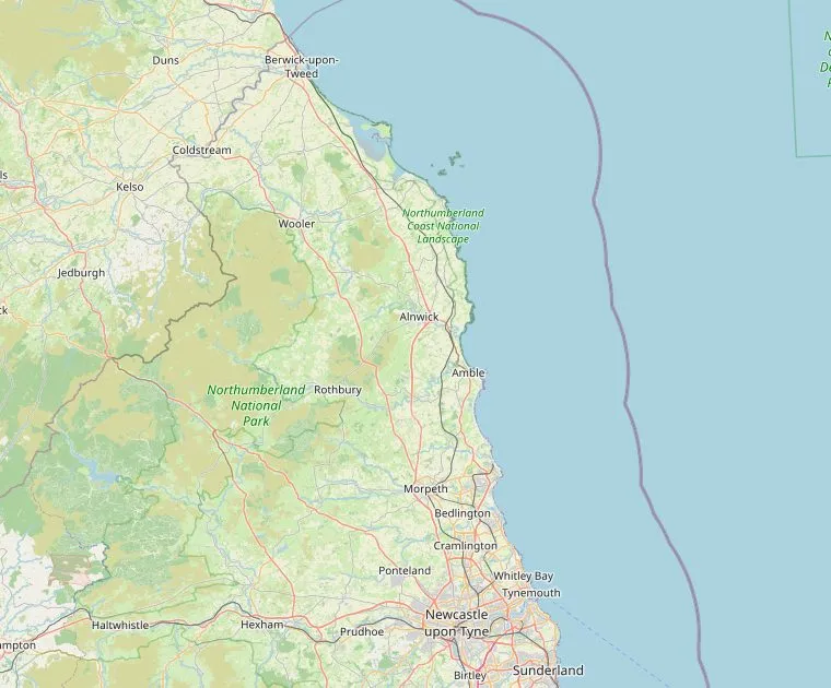 Kaart van Northumberland met de route van Newcastle upon Tyne via Tynemouth, Alnwick, Bamburgh en Holy Island naar Berwick-upon-Tweed aan de Schotse grens.