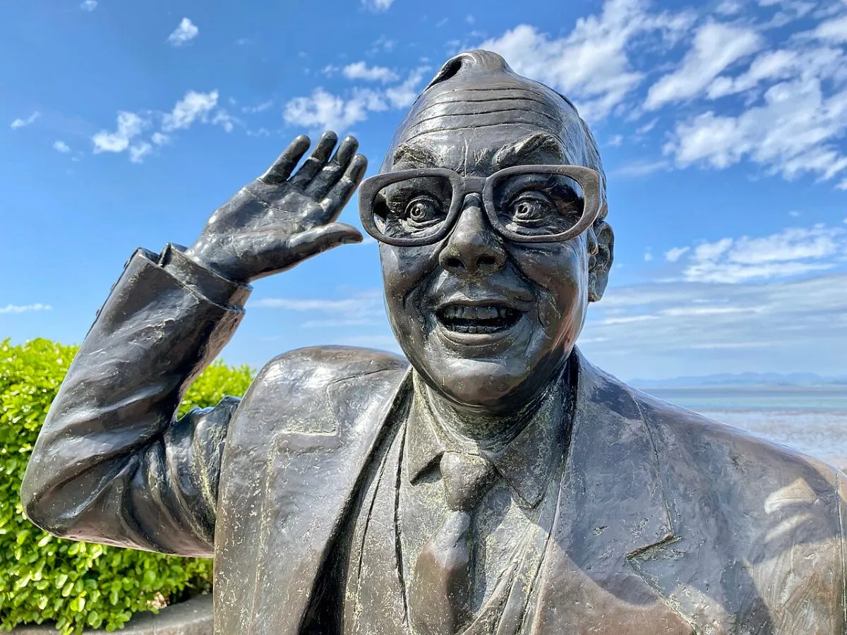 Het Eric Morecambe-beeld