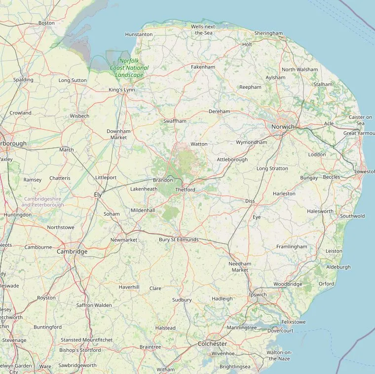 Kaart van Oost-Engeland met de route van Cambridge via Ely, Norwich, Wroxham, Wells-next-the-Sea, Bury St Edmunds en Dedham naar Colchester.