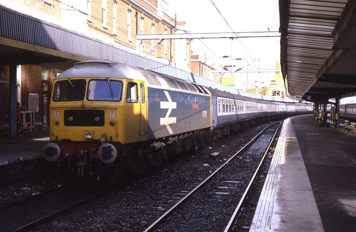 De terminal van Harwich International met het treinperron ernaast.