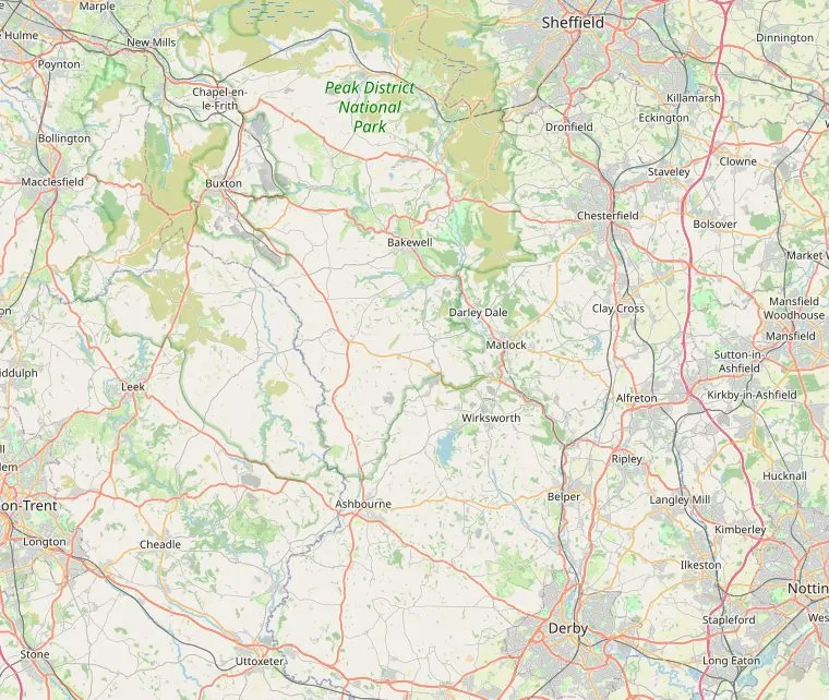 Kaart van het Peak District met de route van Derby via Chatsworth, Bakewell en Castleton naar Buxton.