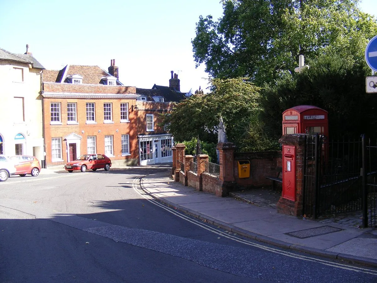 Market Hill en St Mary's Church