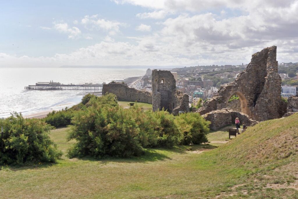 Hasting met uitzicht op Hastings Castle