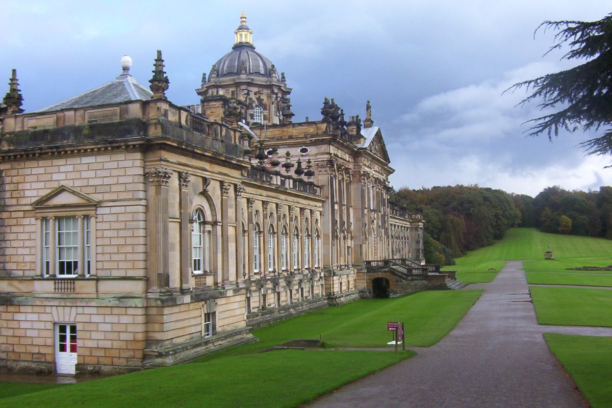 Castle Howard bekende filmlocatie van Bridgerton, in serie bekend als Clyvedon Castle