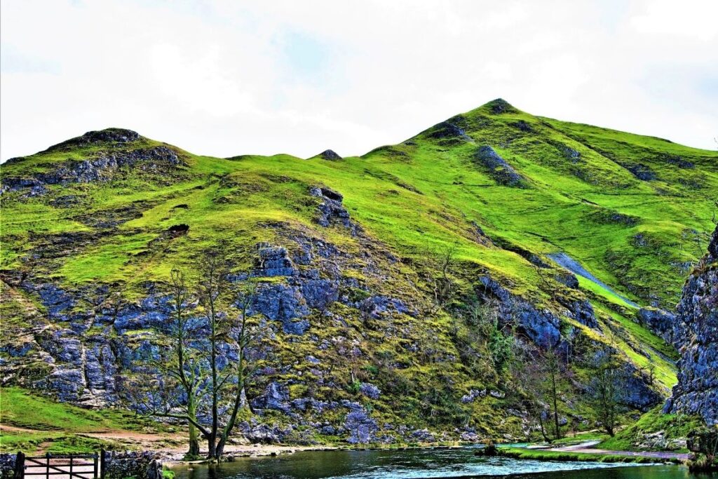 Dovedale Thorpe Cloud