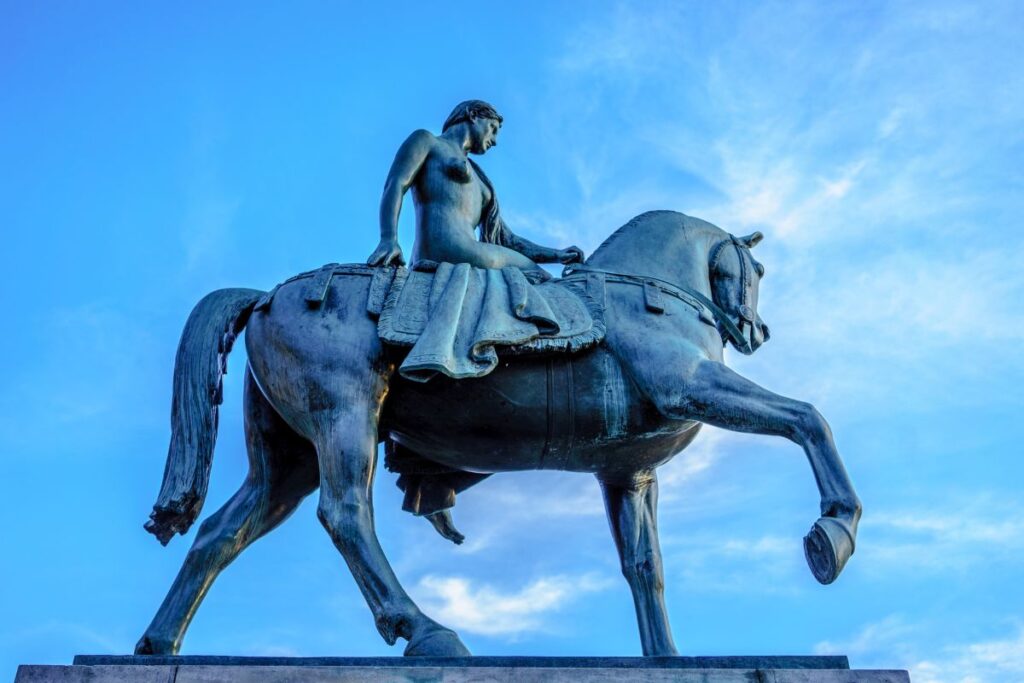 Lady Godiva standbeeld in Coventry