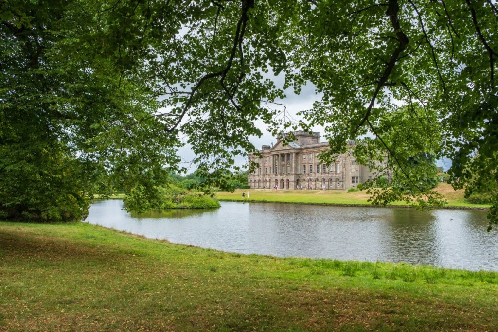 Lyme Park met op de achtergrond Lyme Hall