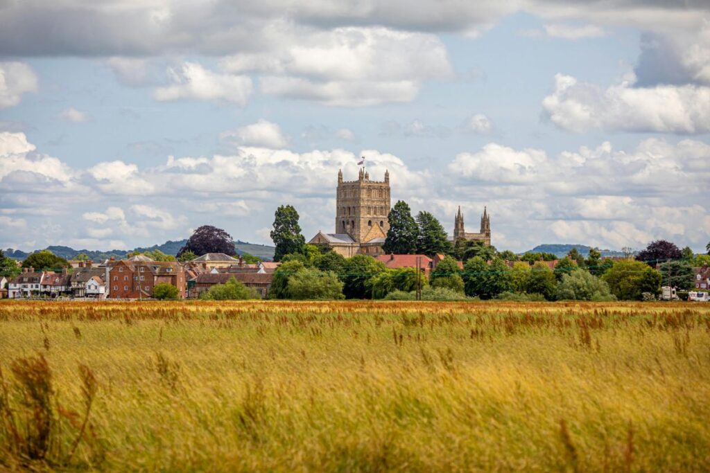 Tewkesbury van veraf