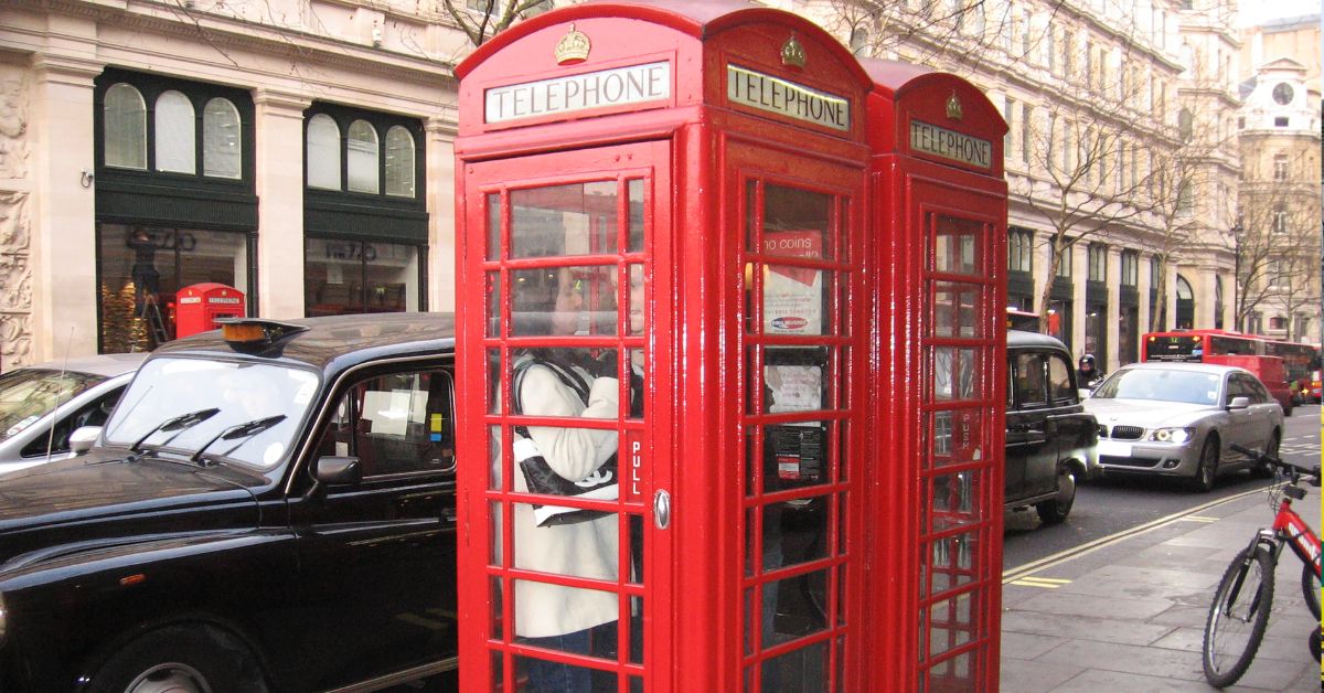 rode telefooncel mobiel bellen in engeland