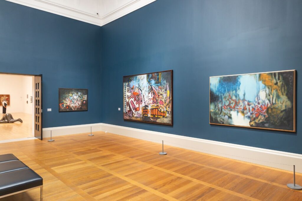 tate modern gallery room